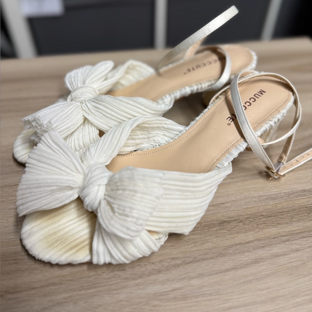 Mucccute Pleated Bow Block Heel Sandals - Picture 5 of 8
